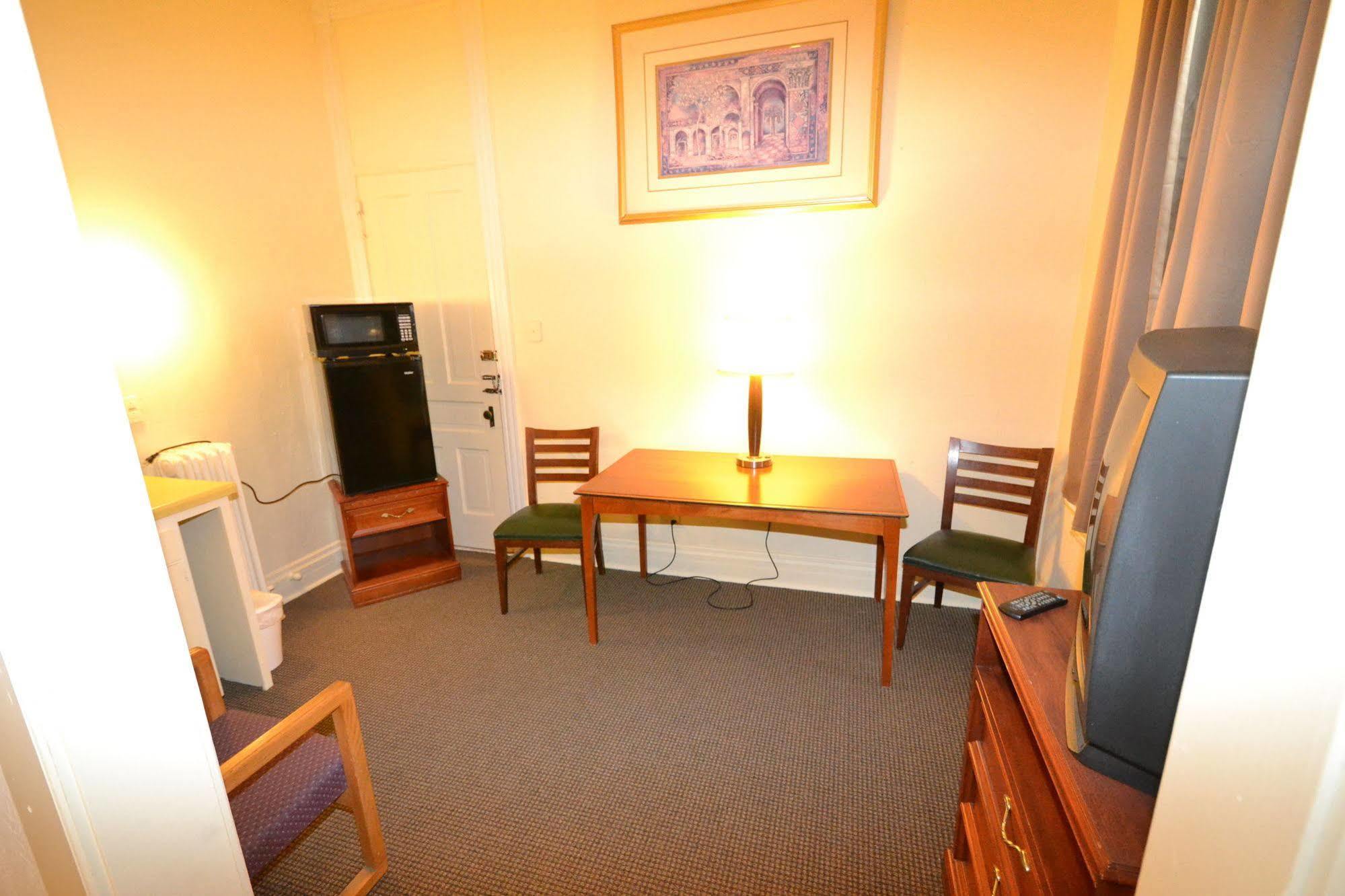 Perfect Stay Inn & Suites Blair Extérieur photo
