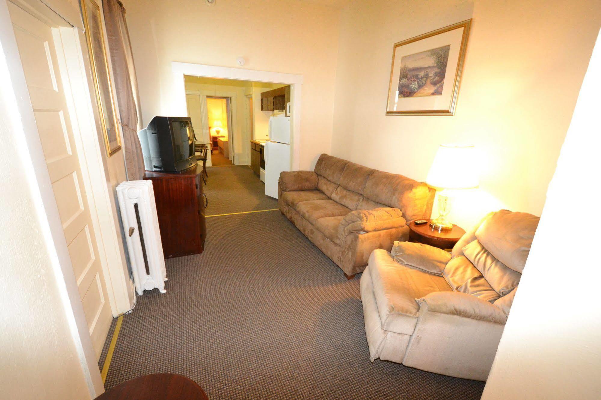 Perfect Stay Inn & Suites Blair Extérieur photo