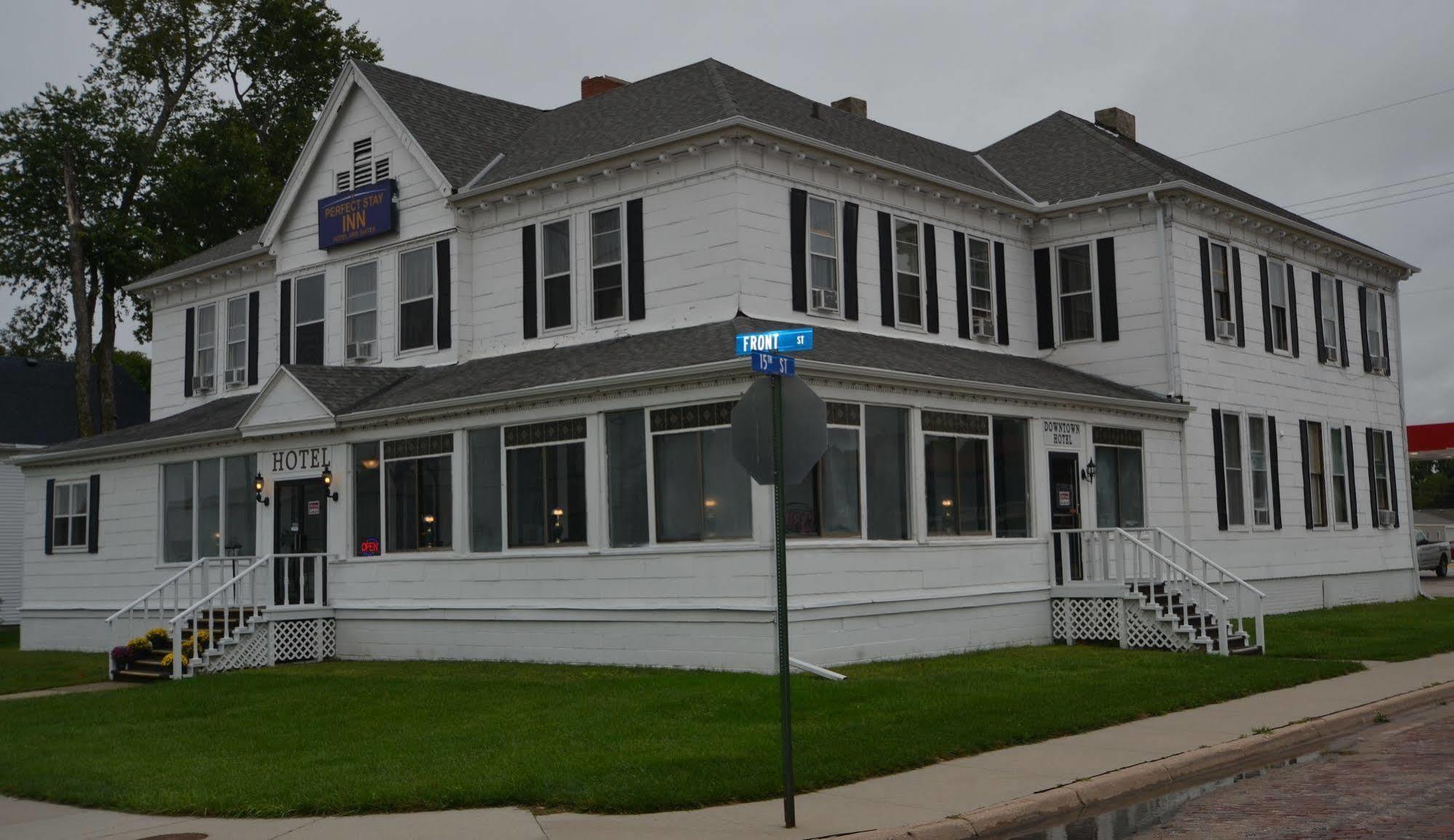 Perfect Stay Inn & Suites Blair Extérieur photo